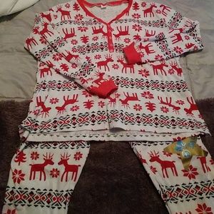 Women's pj set reindeer theme